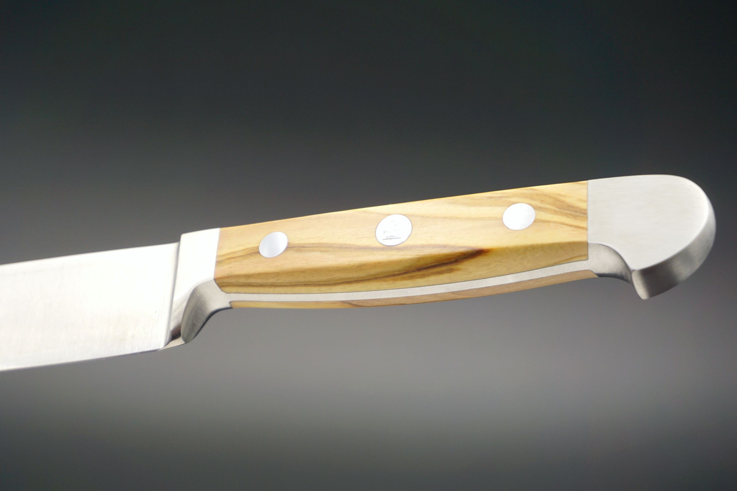 Güde Alpha Olive Schinkenmesser - 21 cm Klinge - Detailansicht Griff Unterseite